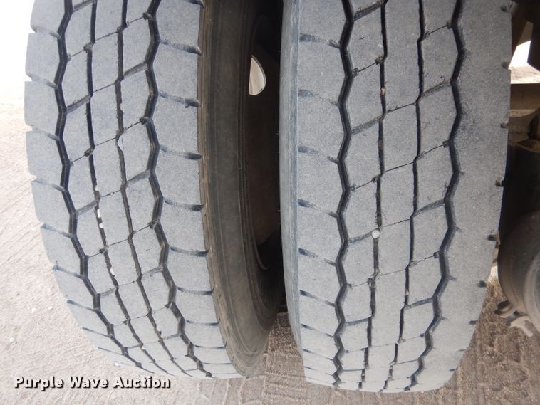 image for item DJ1272 1997 Mack RD690S  ready mix truck