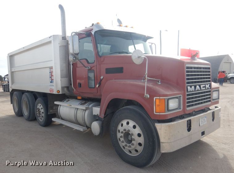 image for item DJ1273 2007 Mack CHN613  dump truck