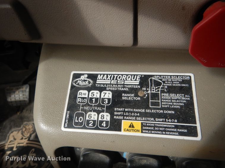 image for item DJ1273 2007 Mack CHN613  dump truck