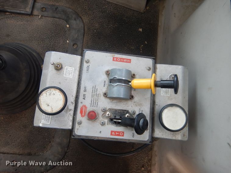 image for item DJ1273 2007 Mack CHN613  dump truck