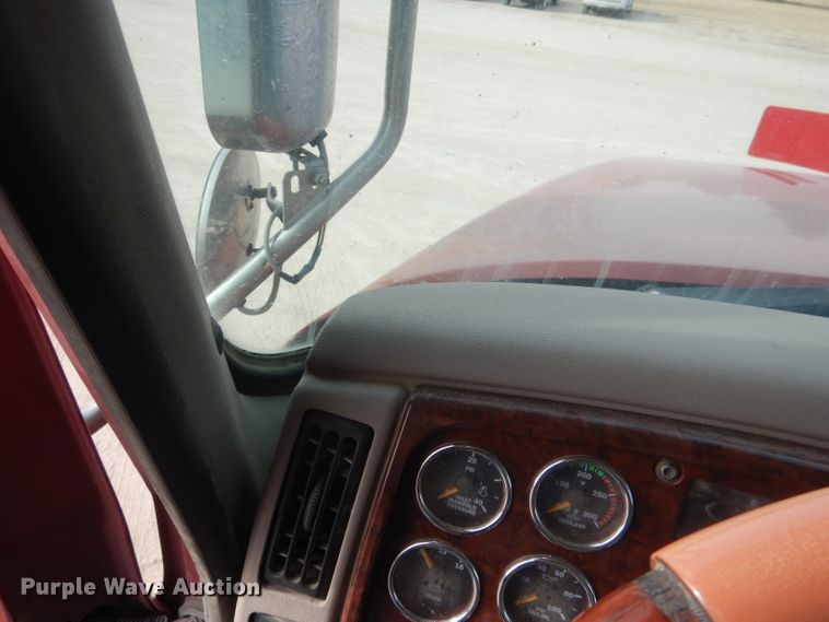 image for item DJ1273 2007 Mack CHN613  dump truck