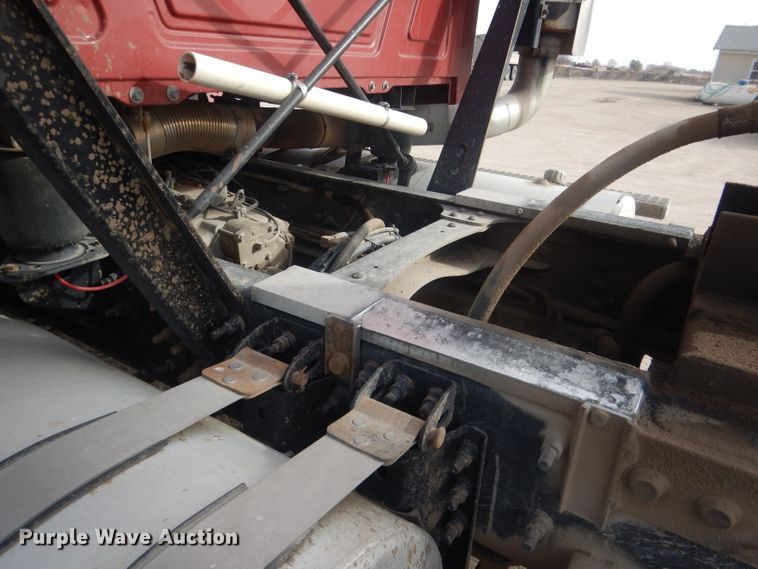 image for item DJ1273 2007 Mack CHN613  dump truck