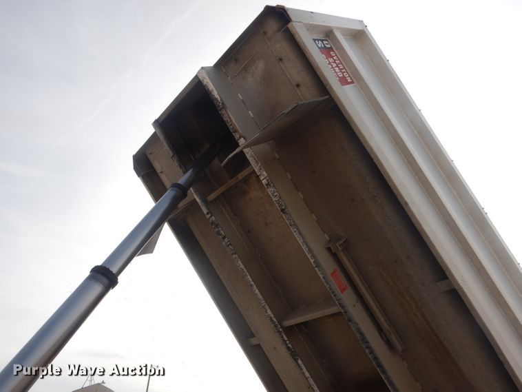 image for item DJ1273 2007 Mack CHN613  dump truck