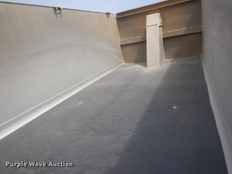 image for item DJ1273 2007 Mack CHN613  dump truck