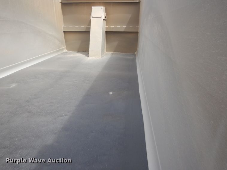 image for item DJ1273 2007 Mack CHN613  dump truck