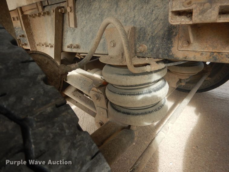 image for item DJ1273 2007 Mack CHN613  dump truck