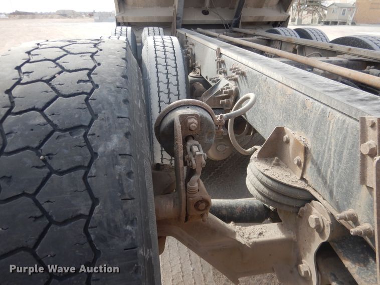 image for item DJ1273 2007 Mack CHN613  dump truck