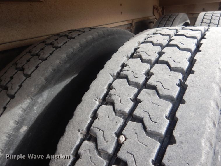 image for item DJ1273 2007 Mack CHN613  dump truck