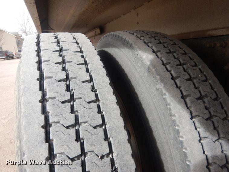 image for item DJ1273 2007 Mack CHN613  dump truck