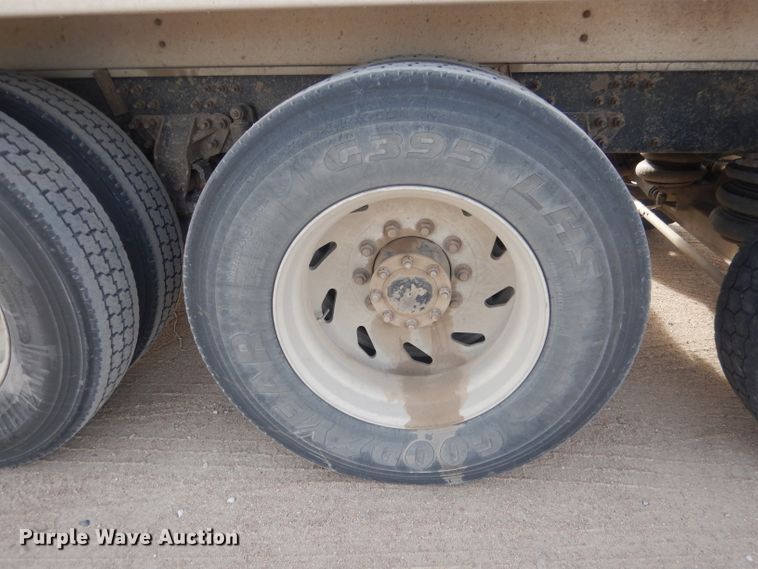 image for item DJ1273 2007 Mack CHN613  dump truck