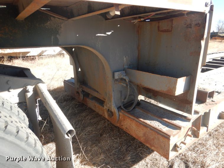 image for item DJ1275 1990 Talbert TDW305RGT1  lowboy equipment trailer