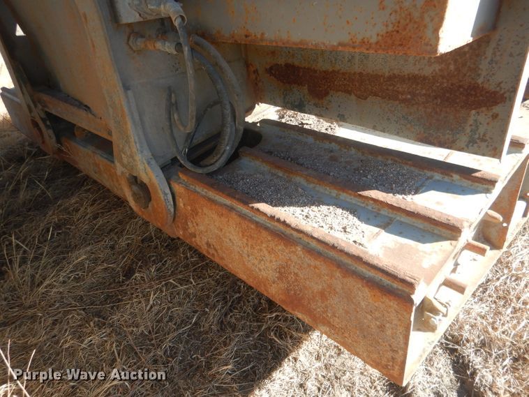 image for item DJ1275 1990 Talbert TDW305RGT1  lowboy equipment trailer