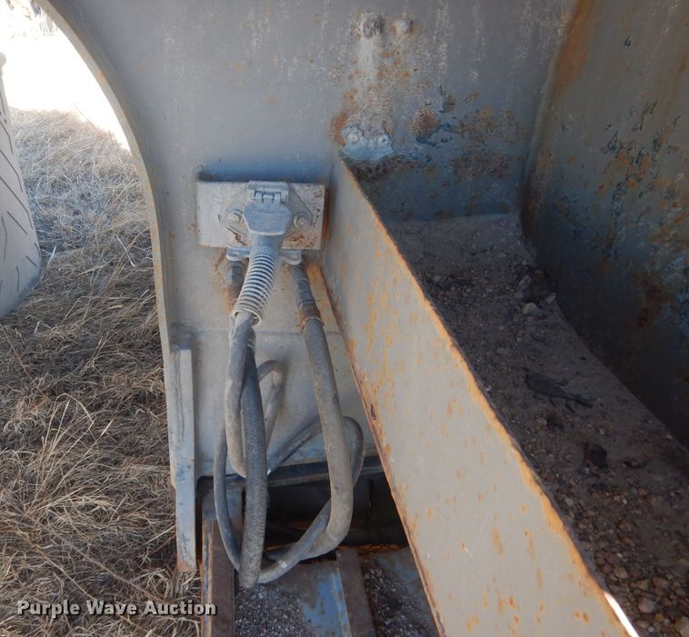 image for item DJ1275 1990 Talbert TDW305RGT1  lowboy equipment trailer