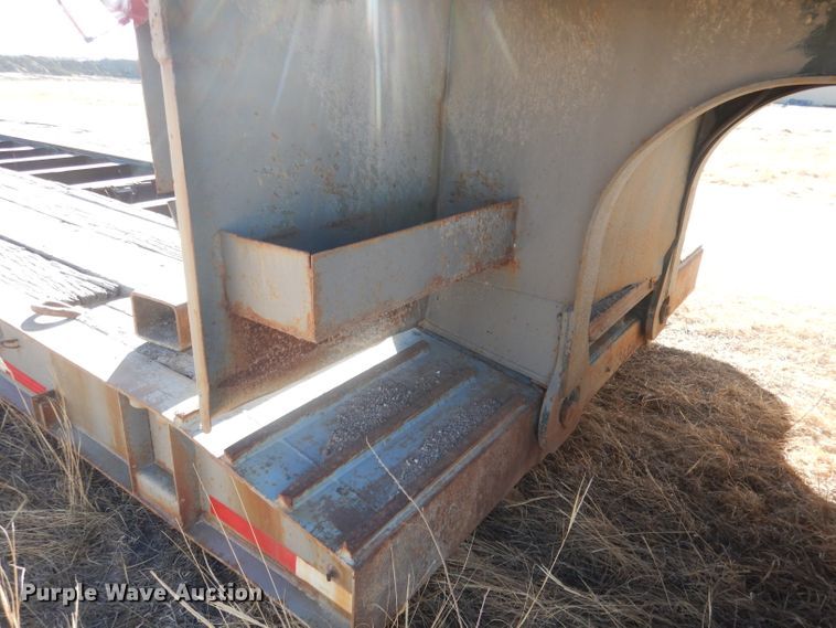 image for item DJ1275 1990 Talbert TDW305RGT1  lowboy equipment trailer