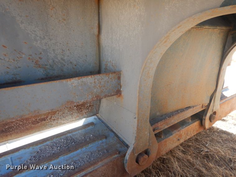 image for item DJ1275 1990 Talbert TDW305RGT1  lowboy equipment trailer