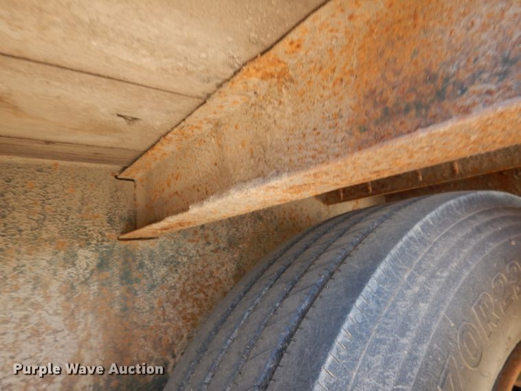 image for item DJ1275 1990 Talbert TDW305RGT1  lowboy equipment trailer