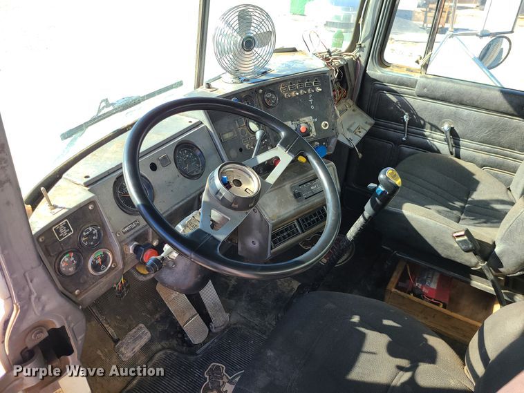 image for item DJ1699 1998 Mack RD688S  fuel / lube truck