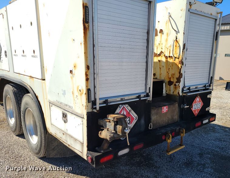 image for item DJ1699 1998 Mack RD688S  fuel / lube truck