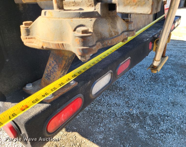 image for item DJ1699 1998 Mack RD688S  fuel / lube truck