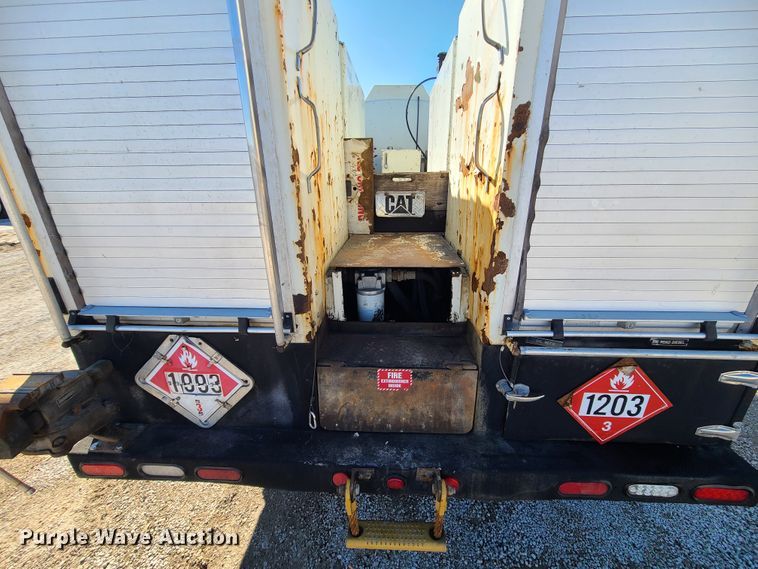 image for item DJ1699 1998 Mack RD688S  fuel / lube truck