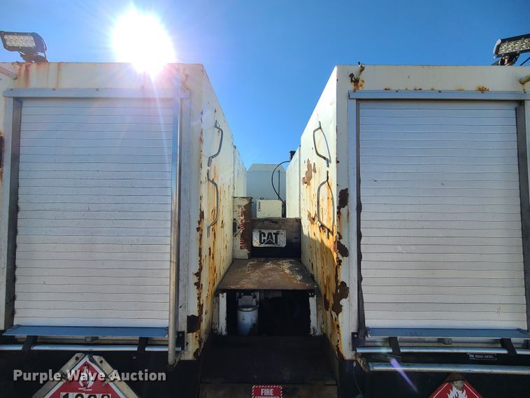 image for item DJ1699 1998 Mack RD688S  fuel / lube truck