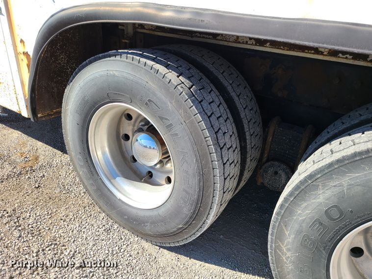 image for item DJ1699 1998 Mack RD688S  fuel / lube truck