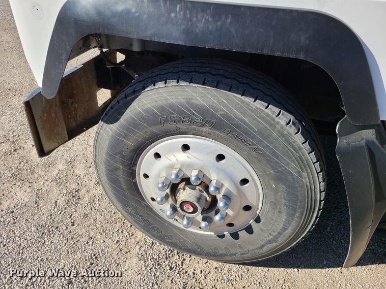 image for item DJ1699 1998 Mack RD688S  fuel / lube truck