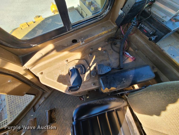 image for item DJ1701 1989 Caterpillar D8N  dozer