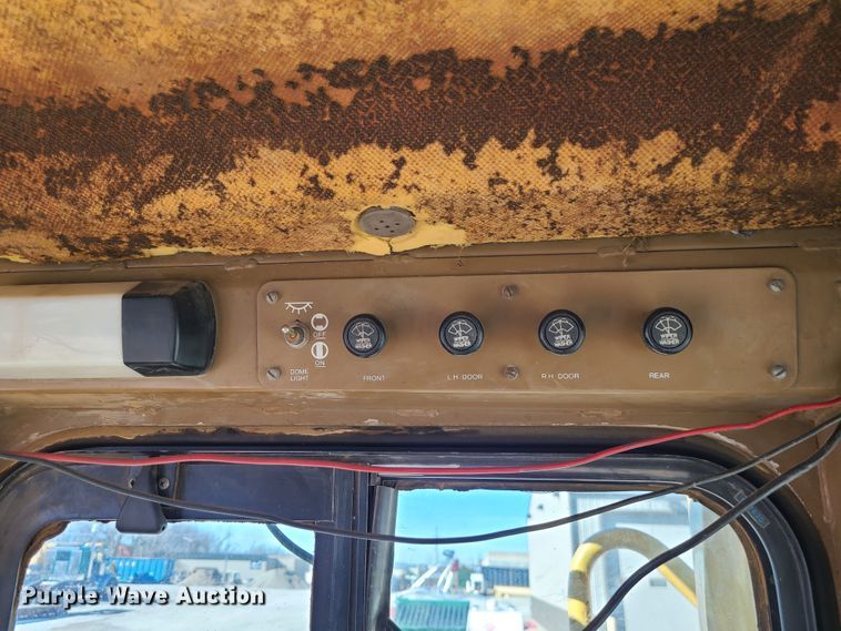 image for item DJ1701 1989 Caterpillar D8N  dozer