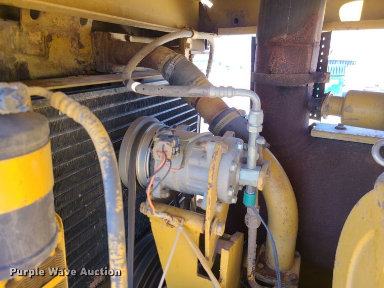 image for item DJ1701 1989 Caterpillar D8N  dozer