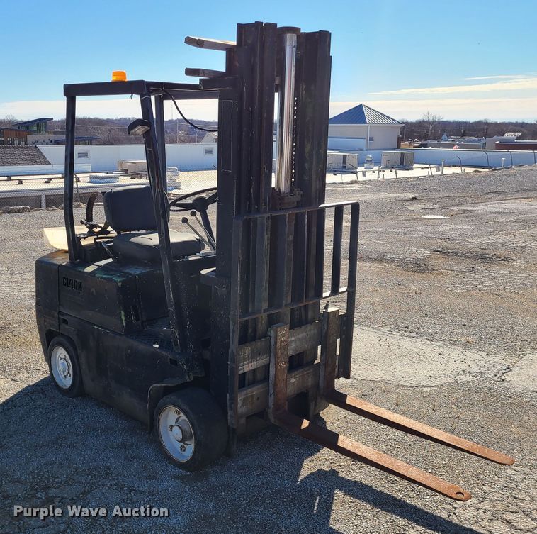 image for item DJ1702 Clark C500-50  forklift