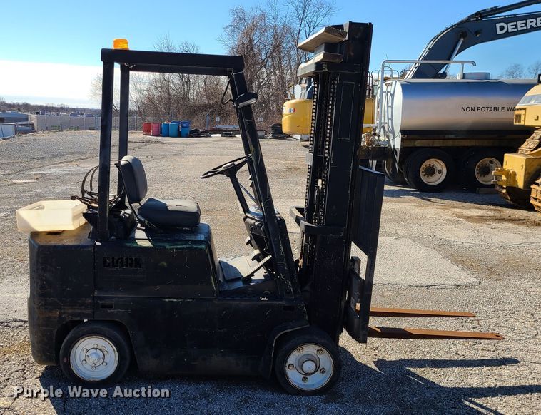 image for item DJ1702 Clark C500-50  forklift