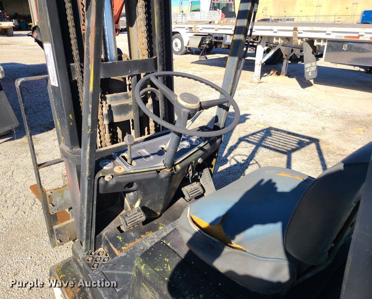 image for item DJ1702 Clark C500-50  forklift