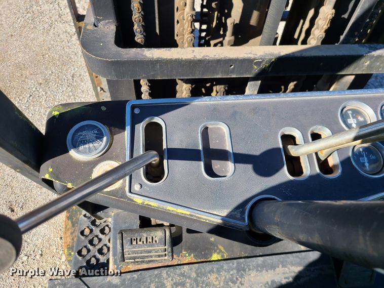 image for item DJ1702 Clark C500-50  forklift