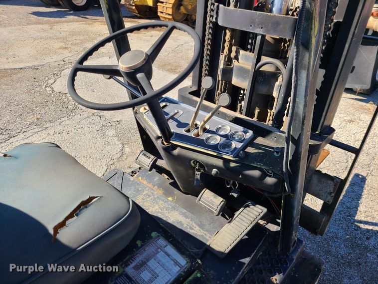 image for item DJ1702 Clark C500-50  forklift