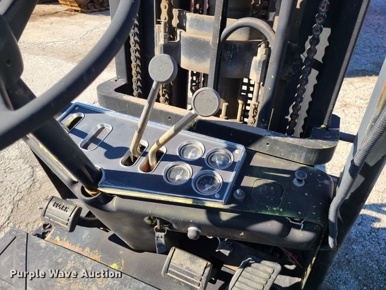 image for item DJ1702 Clark C500-50  forklift