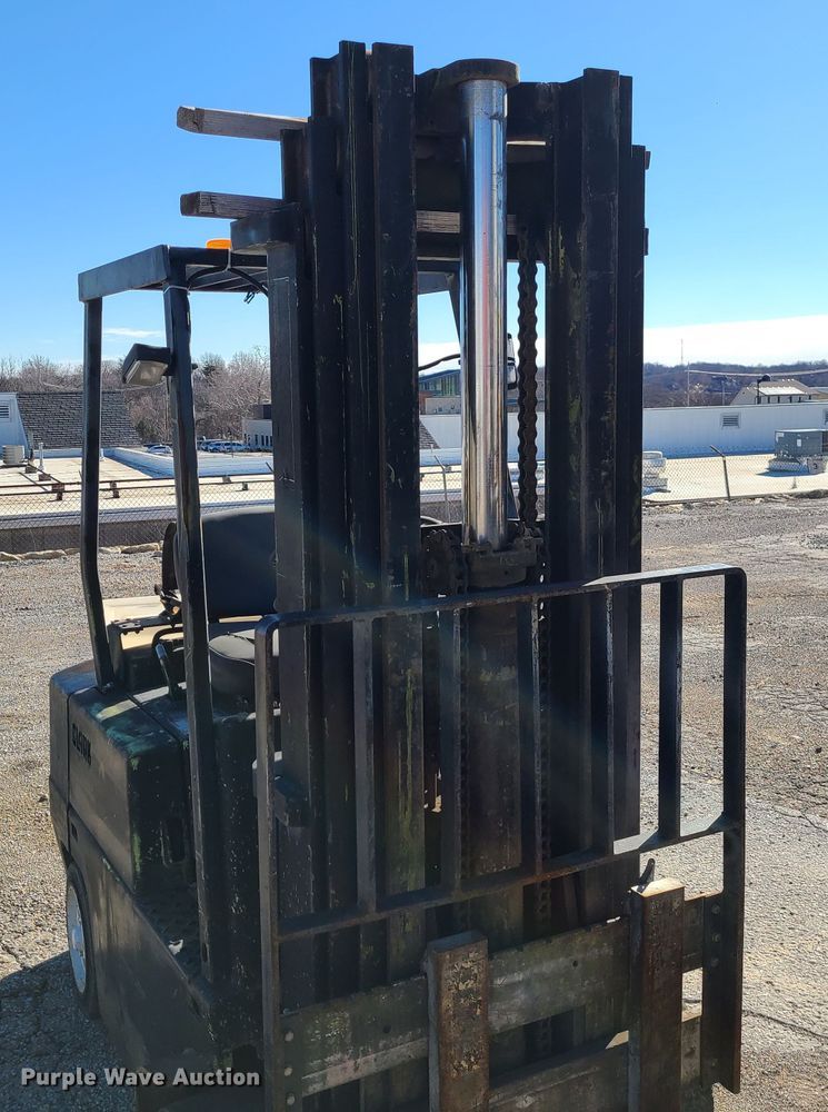 image for item DJ1702 Clark C500-50  forklift