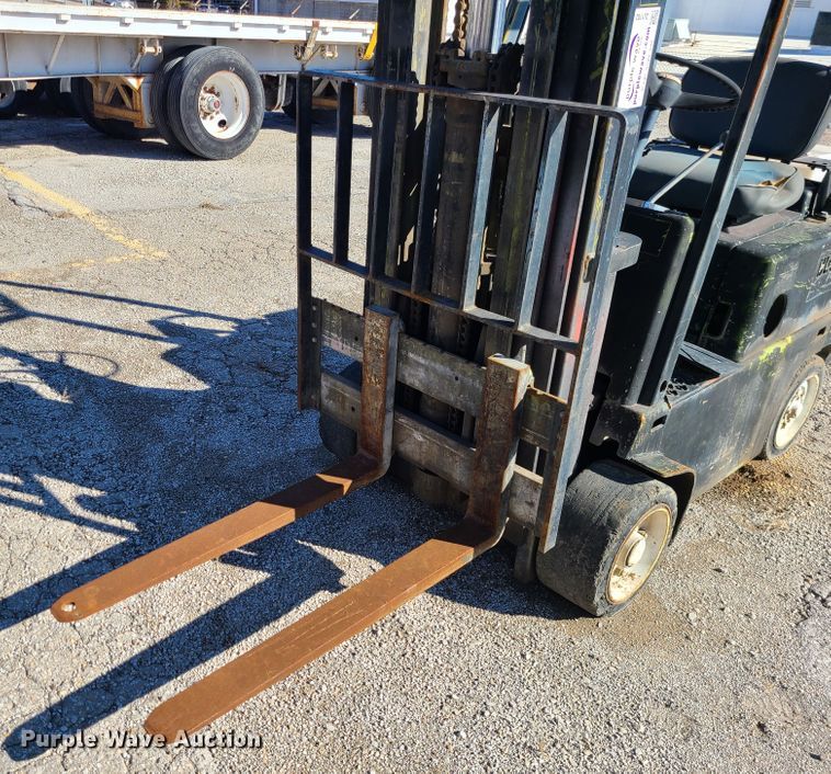 image for item DJ1702 Clark C500-50  forklift