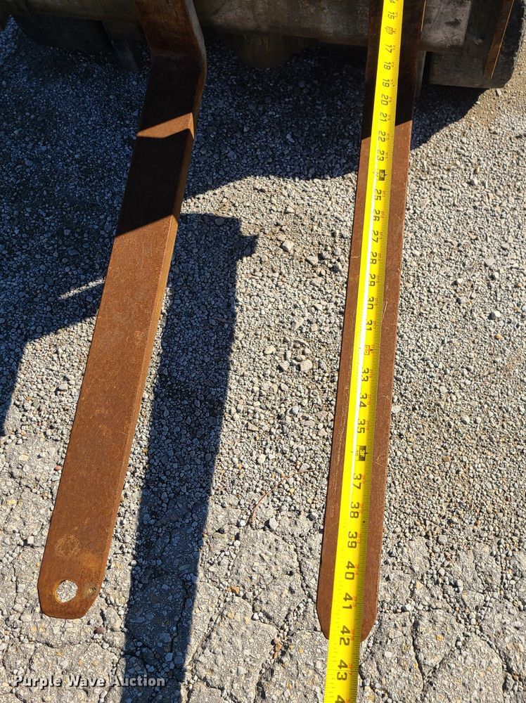 image for item DJ1702 Clark C500-50  forklift