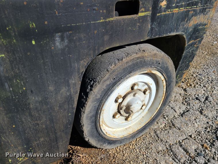 image for item DJ1702 Clark C500-50  forklift