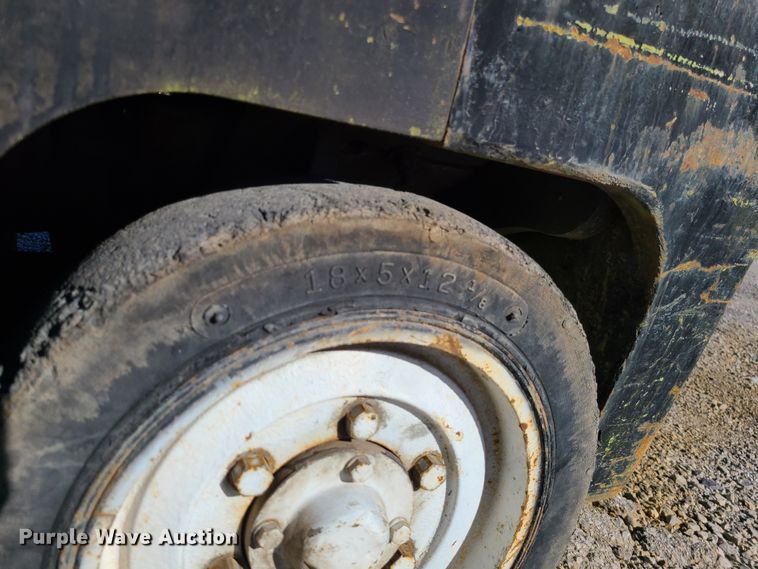 image for item DJ1702 Clark C500-50  forklift