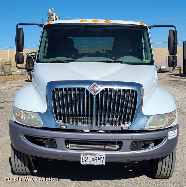 image for item DJ1704 2012 International 4300  utility / service truck