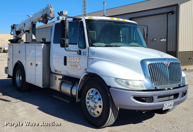 image for item DJ1704 2012 International 4300  utility / service truck