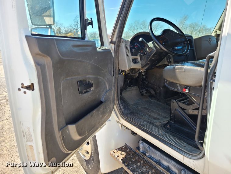image for item DJ1704 2012 International 4300  utility / service truck