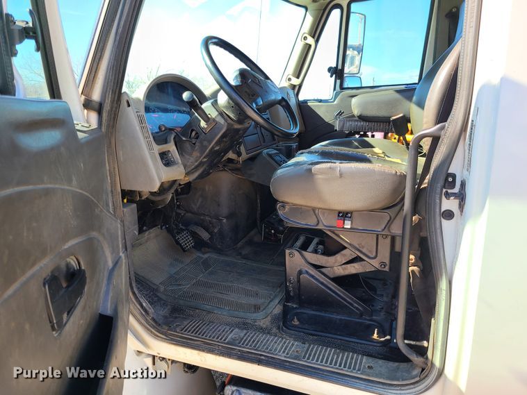 image for item DJ1704 2012 International 4300  utility / service truck