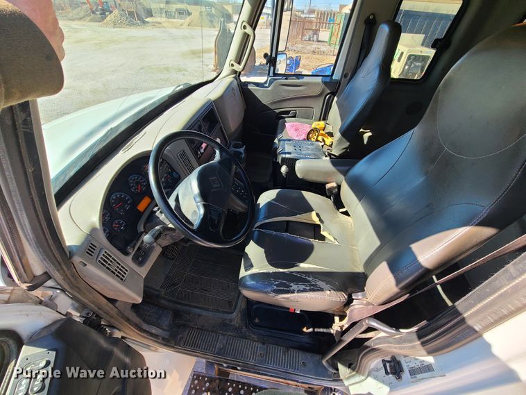 image for item DJ1704 2012 International 4300  utility / service truck