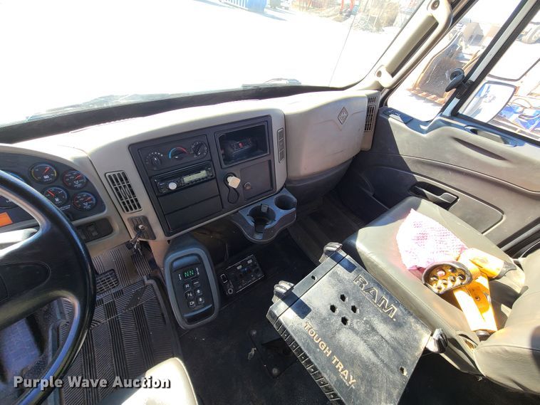 image for item DJ1704 2012 International 4300  utility / service truck