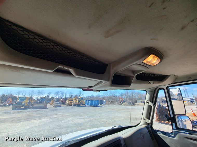 image for item DJ1704 2012 International 4300  utility / service truck