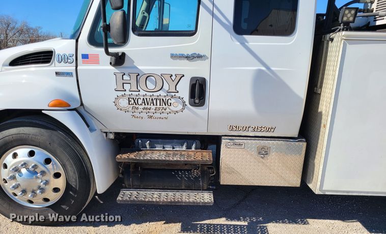 image for item DJ1704 2012 International 4300  utility / service truck