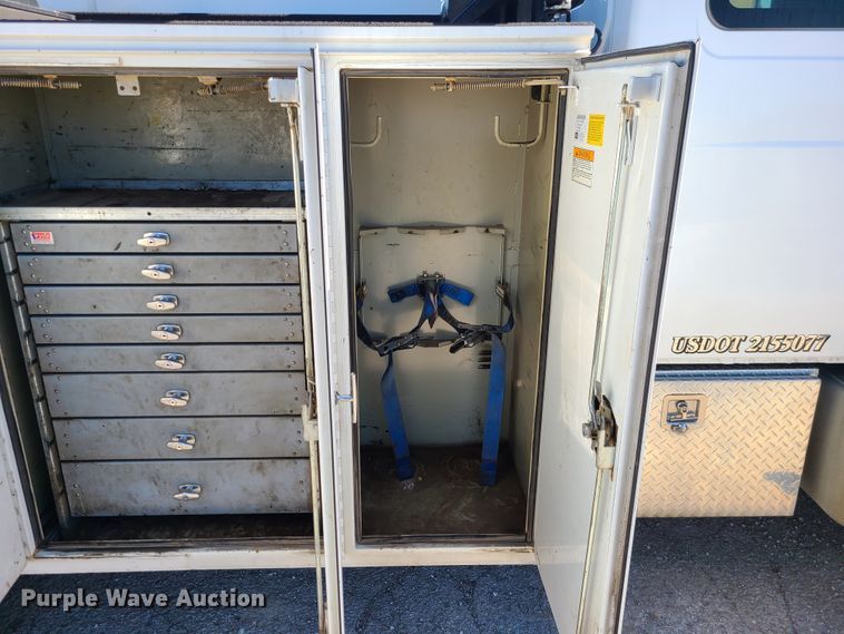 image for item DJ1704 2012 International 4300  utility / service truck